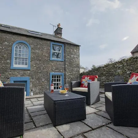 3 Bed In Penrith Oc-74159 *